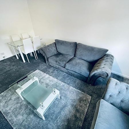 Modern 2 Bedroom Apartment With Free Parking 格拉斯哥 外观 照片