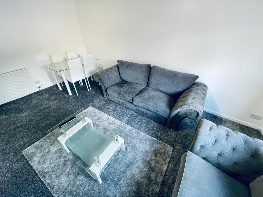 Modern 2 Bedroom Apartment With Free Parking 格拉斯哥 外观 照片
