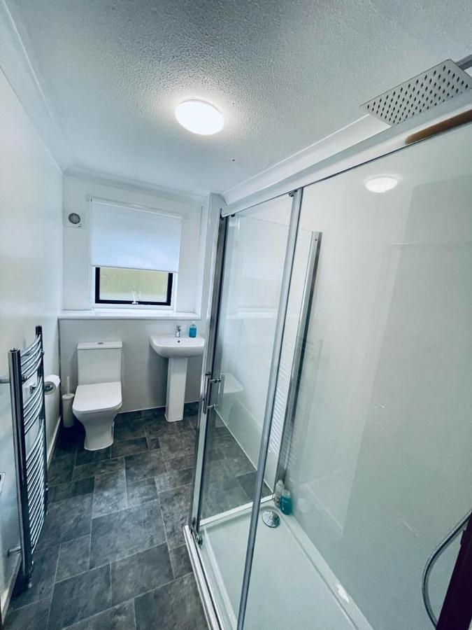 Modern 2 Bedroom Apartment With Free Parking 格拉斯哥 外观 照片